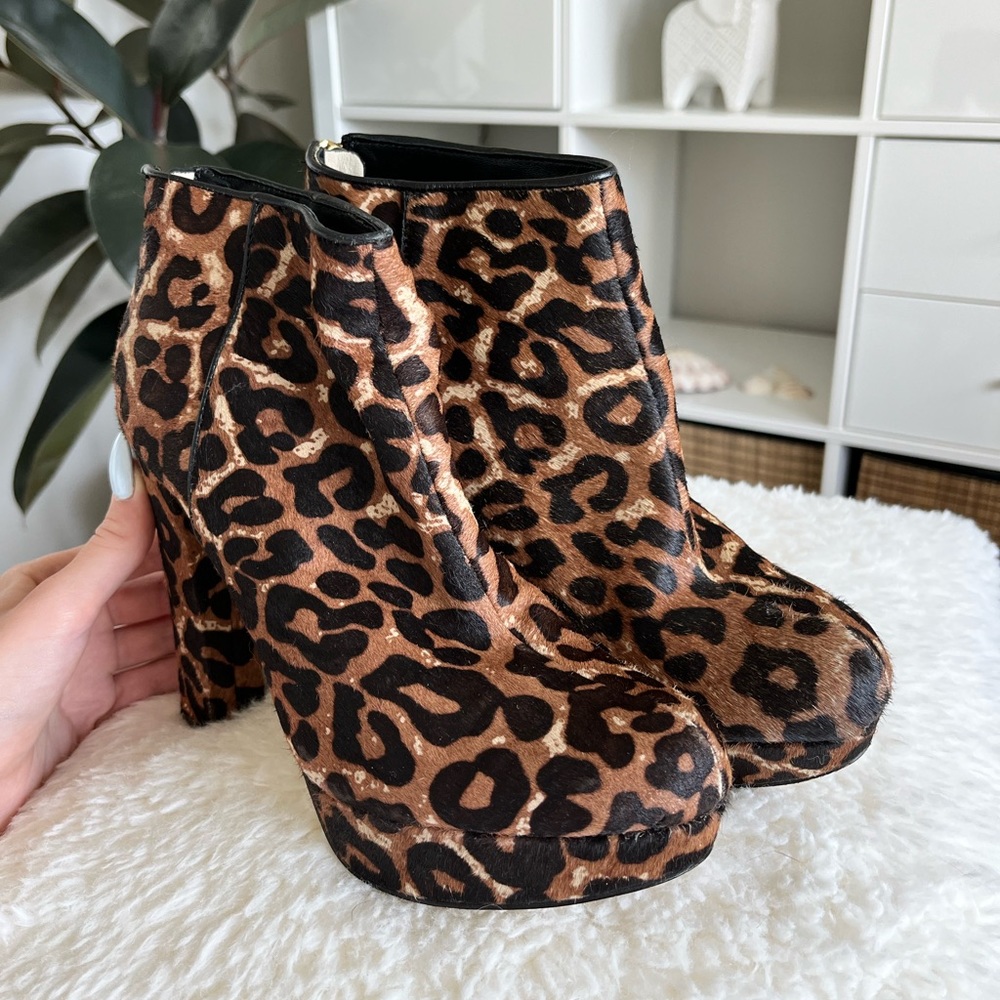 MICHAEL KORS LEOPARD PRINT ANKLE BOOTS
